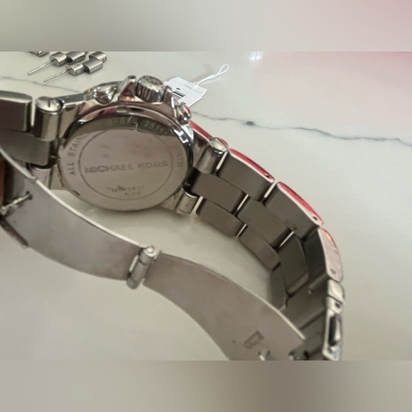 Michael Kors Stainless Steel Chronograph Ladies Watch MK5411 silver - Picture 4 of 6